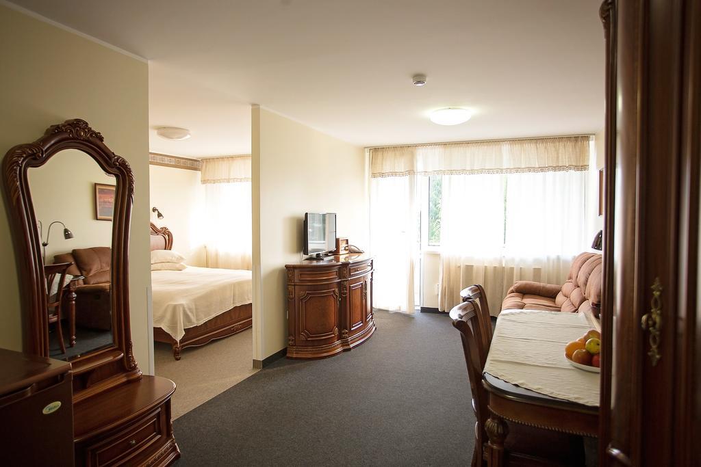 Varska Sanatorium Hotel ภายนอก รูปภาพ